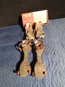 lot 281 image: 2 pairs of Vintage roller skates - 1 in original box