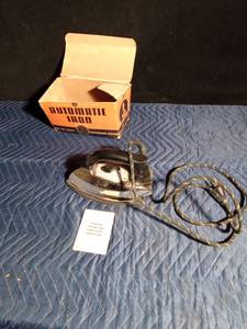 lot 282 image: Vintage GE iron in original box