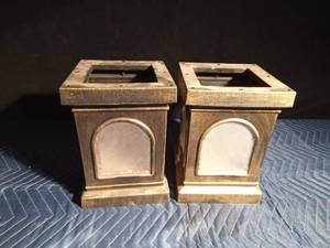 lot 276 image: 2 Solar light holders