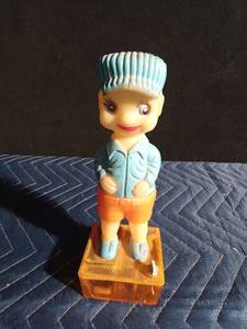 lot 258 image: 1970s Vintage novelty gag toy called Weepy The Wee Wee