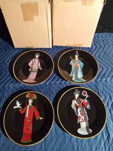 lot 261 image: 4 Oriental 2008 decorative plates in original boxes