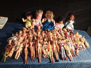 lot 251 image: Lot of Vintage Barbies, Kens and a Dusty - See details