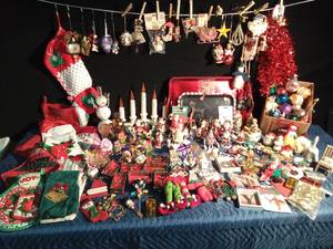 lot 290 image: Lot of Christmas items