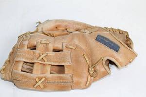 lot A-53 image: Vintage Leather Baseball Glove Made of Top Grain Cowhide