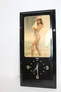 lot 129 image: Vintage Wall Clock with Nude Model Image by Teri