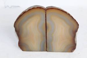 lot 181 image: Pair of Polished Agate Bookends with Natural Brown Hue