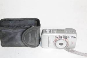 lot 185 image: Canon Sure Shot 80u Film Camera with Case
