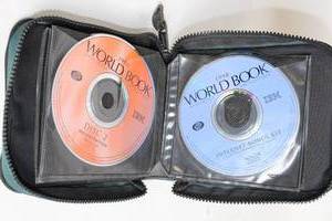 lot 188 image: Collection of Mixed CD-ROMs 1998 Edition with Case Logic Holder