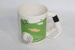 lot 190 image: Emson Taiwan Golf Theme Mug with Arched Handle