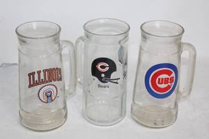 lot 194 image: Set of 3 Vintage Sports Team Glass Beer Mugs - Bears, Cubs, Illinois
