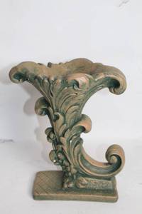 lot 237 image: Decorative Vintage Style Ceramic Vase