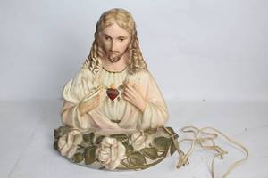 lot 276 image: Vintage 1957 Chalkware Sacred Heart of Jesus Lamp