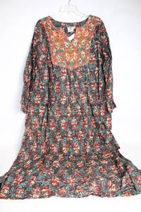 lot 302 image: Womens Embroidered Floral Dress by Marketplace, Size M