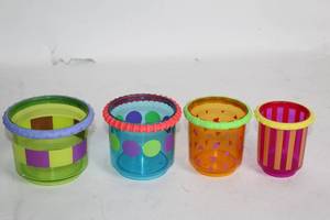 lot 332 image: Set of 4 Colorful Baby Toddler Snack Cups