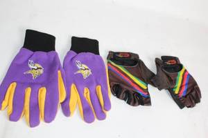 lot 346 image: Set of 2 Pairs of Gloves Minnesota Vikings Work Gloves and Cycling Gloves