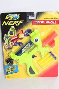 lot 406 image: Vintage NERF Mono Blast Blaster with Darts