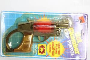 lot 407 image: Vintage Die Cast Hot Chamber Cap Pistol Toy