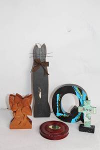 lot 417 image: Collection of Assorted Decorative Items Cat, Cross, and More