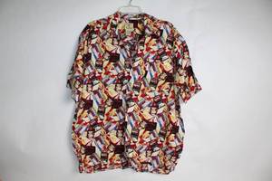 lot 433 image: Morro Bay Medium Viscose Hawaiian Shirt with Tropical Patterns