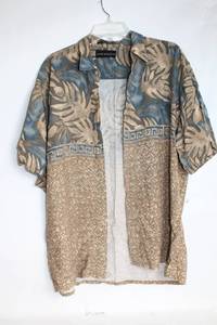 lot 458 image: Vintage Croft & Barrow Short-Sleeve Rayon Shirt Made in Korea