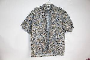 lot 459 image: Pierre Cardin XL Tropical Print Short Sleeve Shirt