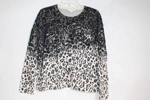 lot 470 image: Charter Club Petite Leopard Print Cardigan, PL