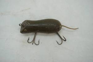 lot 11 image: Vintage Shakespeare Swimming Mouse - 1920s-1940s