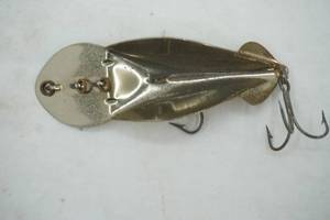 lot 13 image: Vintage Spoonplug Silver toned