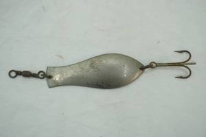 lot 24 image: Vintage Spoon Lure E. Jarvien Virginia Minn