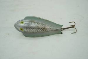lot 29 image: Vintage Jumping Jo Fishing Lure -metal