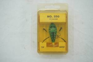 lot 41 image: Vintage Crazy Legs No 250 top water lure - in original packaging
