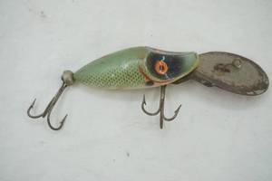 lot 49 image: Vintage Heddon Midge River Runt Fishing Lure