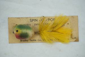 lot 67 image: Vintage Spin-O-Pop by Bradley Tackle Co.