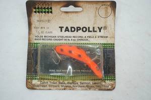 lot 69 image: Vintage Heddon Tadpolly in original packaging