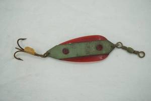 lot 94 image: Vintage unique Dardevle type lure - plexi & metal