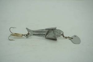 lot 105 image: Vintage Hagen Spinner Lure