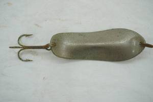 lot 114 image: Vintage Spoonplug Peanuts #5 Lure