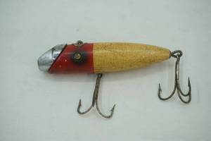 lot 133 image: Vintage South Bend Fish-Oreno wooden Fishing Lure