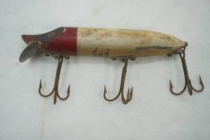 lot 143 image: Vintage Heddon Vamp Spook Fishing Lure