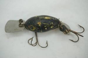 lot 145 image: Vintage Arbogast Hula Dancer Fishing Lure