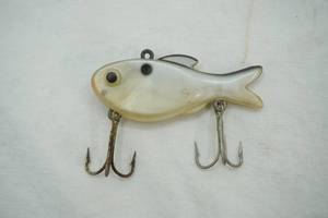 lot 147 image: Vintage Arbogast Tru-Shad Fishing Lure