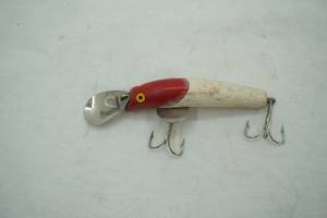 lot 150 image: Vintage Paw Paw Pikie Minnow Fishing Lure