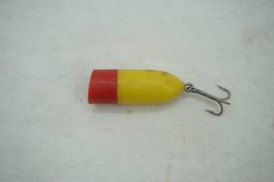 lot 153 image: Vintage popper fishing lure- plastic