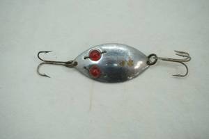 lot 197 image: Vintage Red Eye Wiggler Jr. by Hofschneider Corp