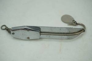 lot 200 image: Vintage Trix-Oreno No. 596 Fishing Lure