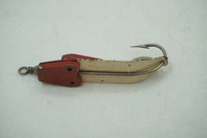 lot 210 image: Vintage Trix-Oreno (smaller) Fishing Lure 1931