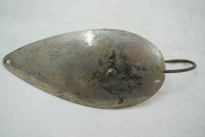lot 221 image: Vintage Spoon Lure