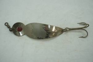 lot 226 image: Vintage AL&W Poppey spoon lure