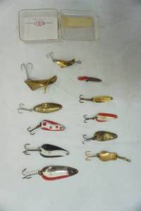 lot 306 image: Vintage Weber, Buckshot, KB, Metlfly, Hotshot, Wobbler