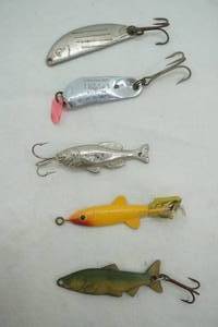 lot 309 image: Vintage Metal Minnow Lures